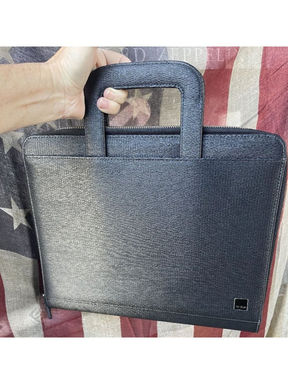 Tumi Business Executive Black Leather Portfolio Case Documents Organizer Zipper